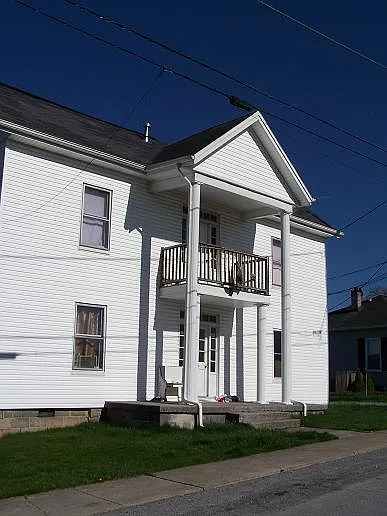 106 Burch St #4