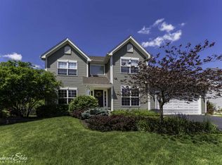 1216 Boxwood Dr, Crystal Lake, IL 60014