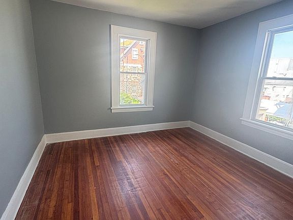 5th image of 107 East Ave #2