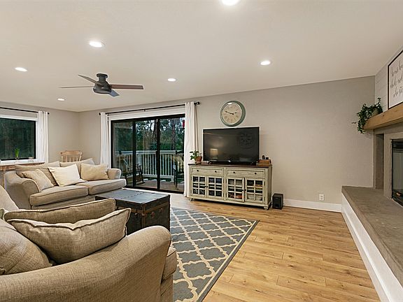 5th image of 10263 Canyon Dr