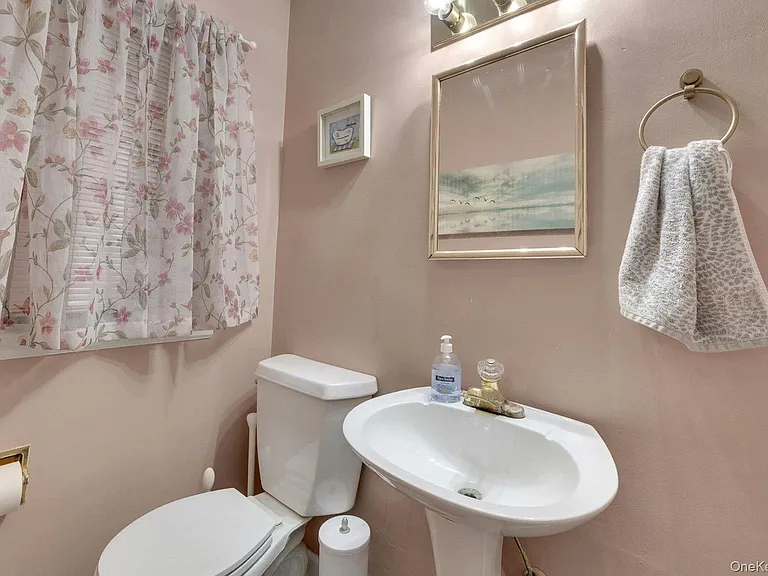 29 Deerfield Ave — Photo 14