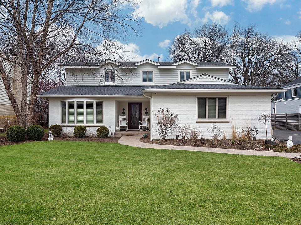 1st image of 890 Mountain Dr