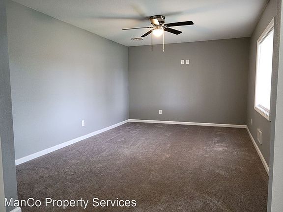 3rd image of 2733 Oneida Ave