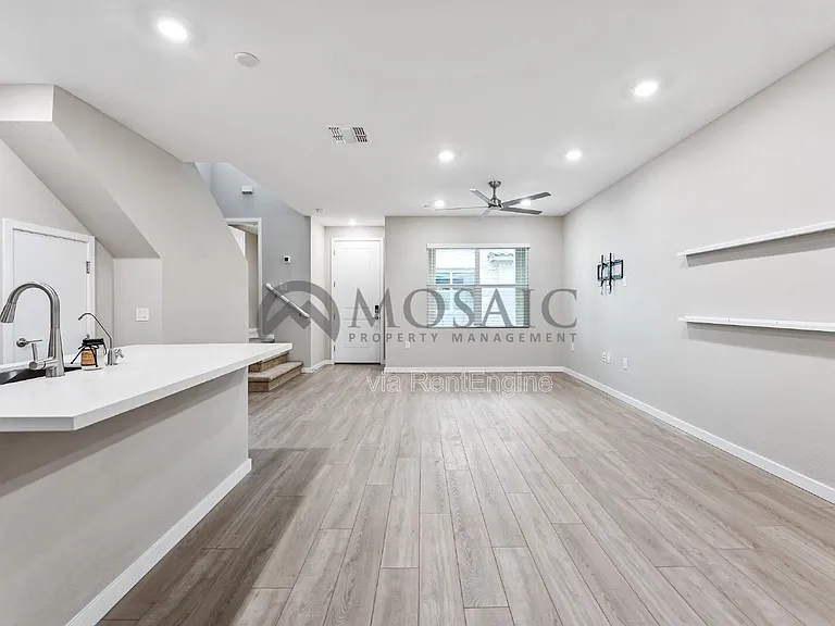 778 E Harper St #103 — Photo 13