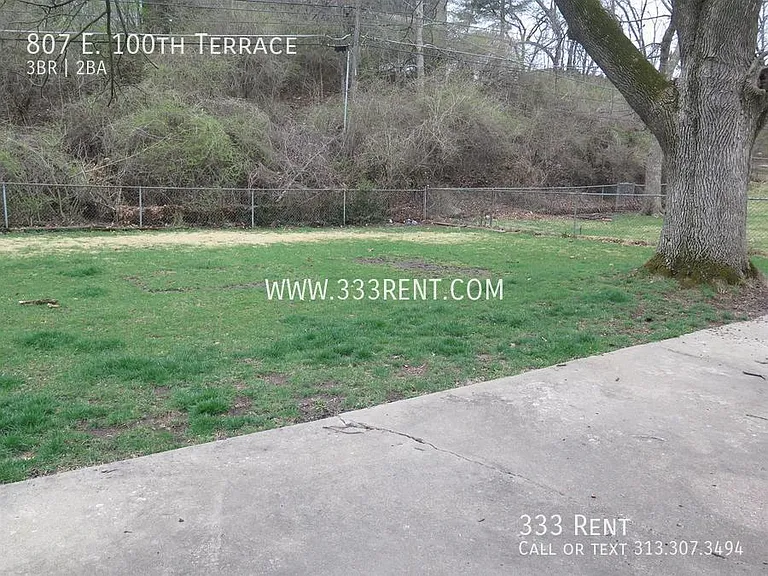 807 E 100th Ter — Photo 17