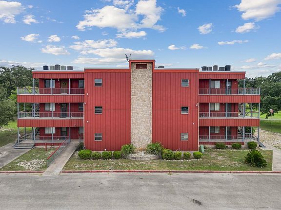 4th image of 951 Fairway Cir