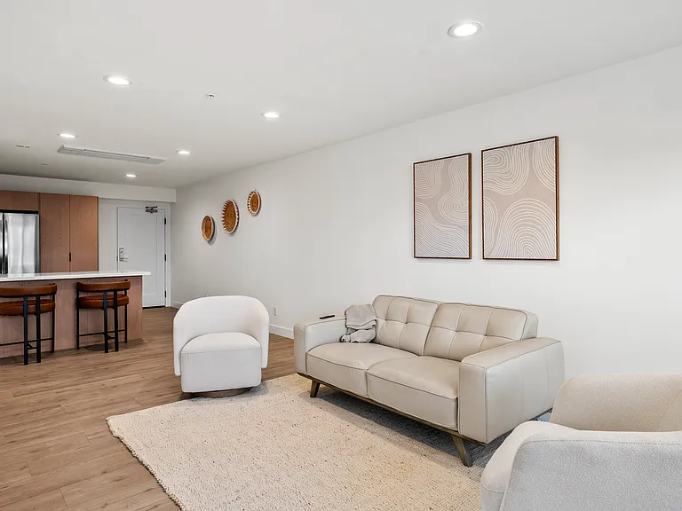 24836 Narbonne Ave — Photo 11