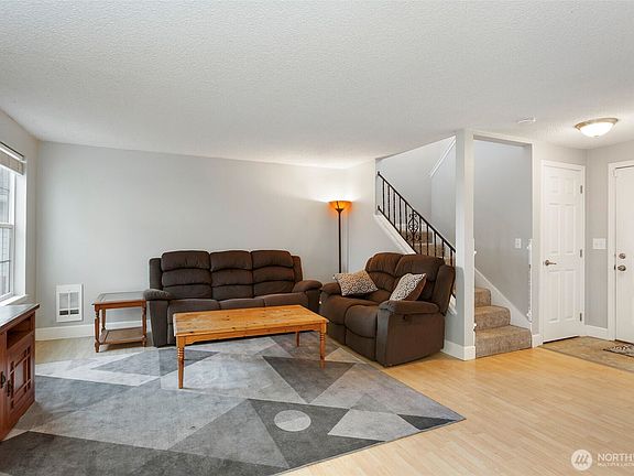 5th image of 713 8th Avenue Pl NW