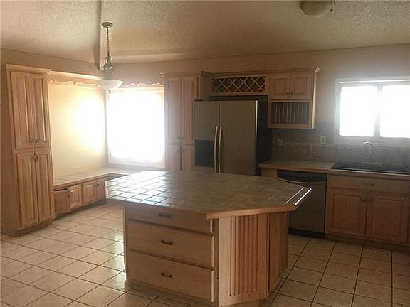 5th image of 417 Hadley Pl