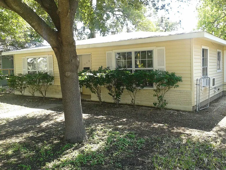 356 E Craig Pl — Photo 1