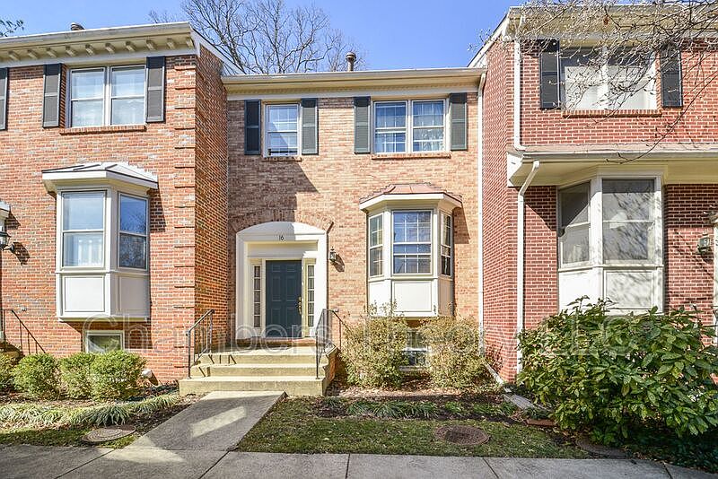 1st image of 16 Carriage House Cir