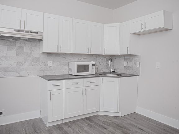 5th image of 2118 S Daggett St