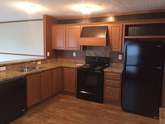 5th image of 327 Joan Dr
