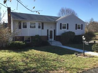 10 Dartmouth St, Peabody, MA 01960