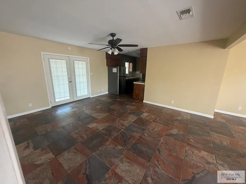 3 bed, 2.0 bath, 1240 sqft, $1,650 — Photo 3