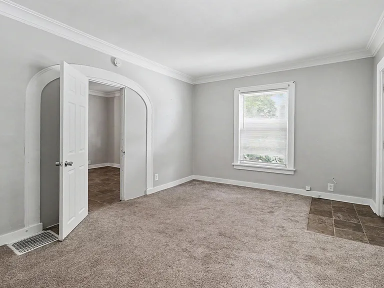 1051-1057 Pine Ave NW — Photo 19
