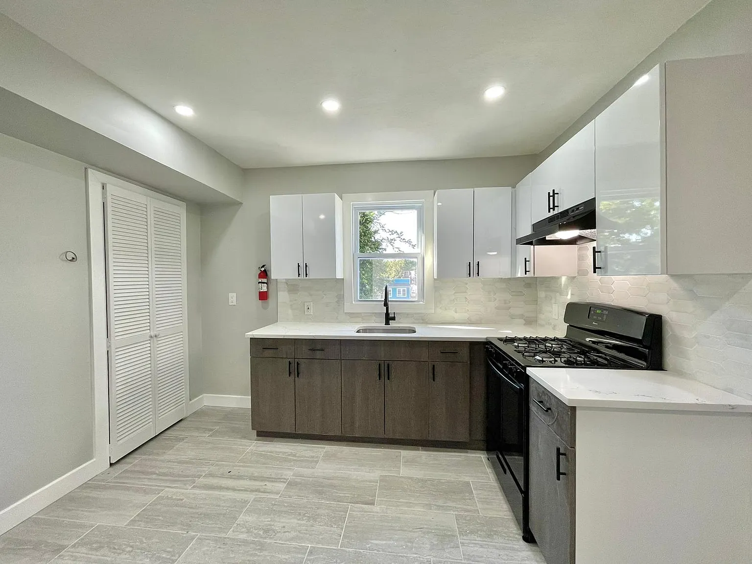 2 bed, $2,000 — Photo 3