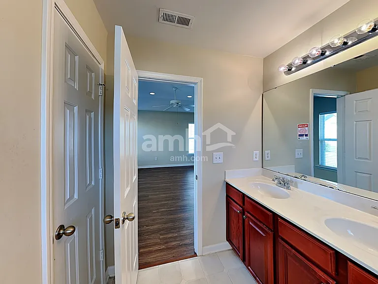 117 Steam Engine Way — Photo 14
