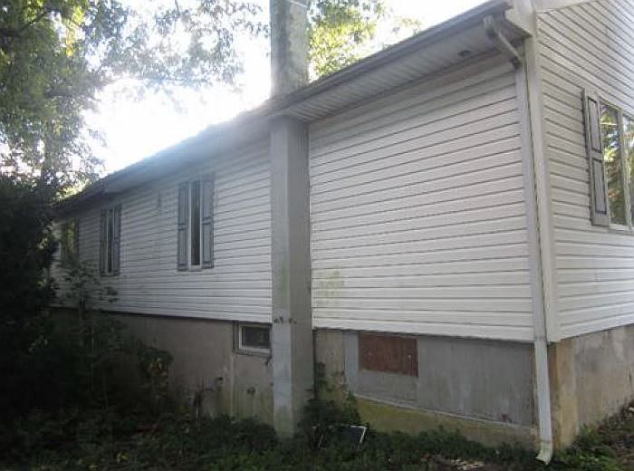2nd image of 14 Railroad Ave