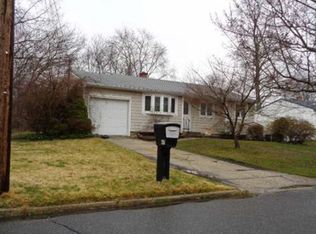 47 Larry Rd S, Selden, NY 11784