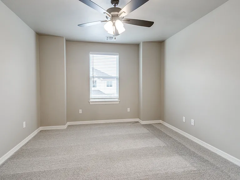 10601 NW 23rd St #18 — Photo 4