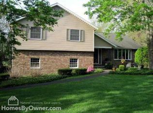 11 Aspen Hts, Slingerlands, NY 12159