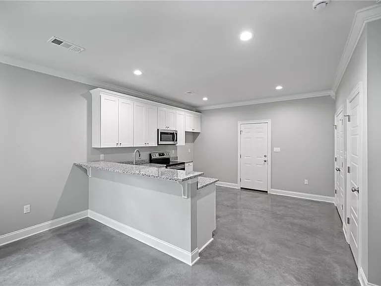 41355 Greystone Ln — Photo 3