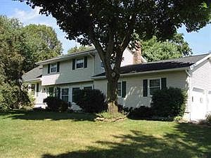1st image of 26 Roslyn Dr