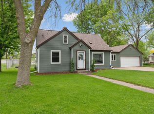 130 22nd Ave SW, Faribault, MN 55021