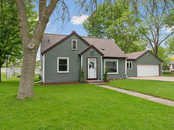 130 22nd Ave SW, Faribault, MN 55021