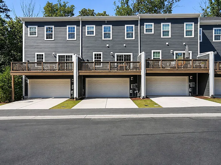 131 Callowhill Ln — Photo 29