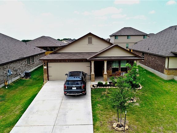 3rd image of 8811 Hidden Oaks Dr