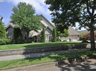 2111 Carriage Dr, Eugene, OR 97408