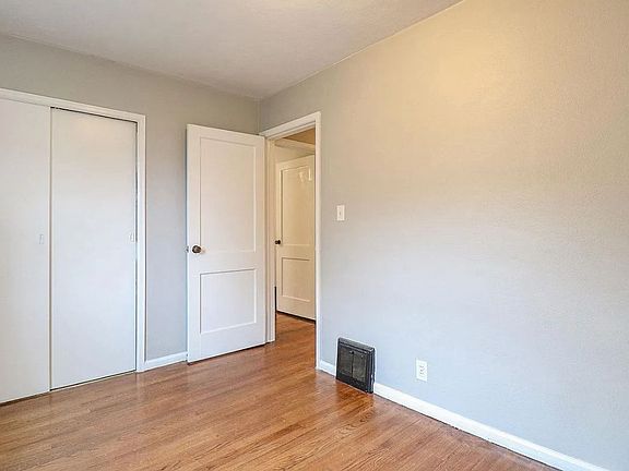 4th image of 2625 Fisher St #46619