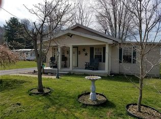 406 Maple St, Mason, WV 25260