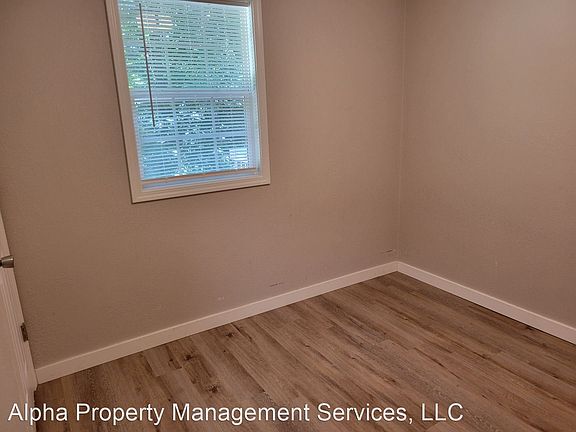 5th image of 215 Grover St #11339230