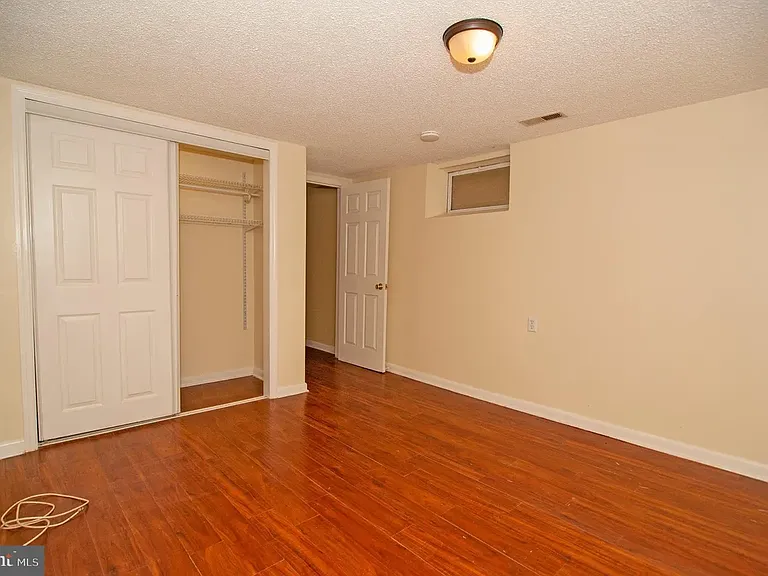 214 N Bradford St — Photo 10