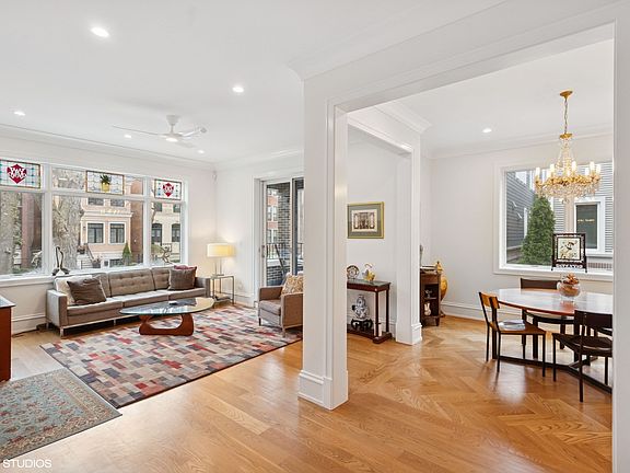 5th image of 1511 W Byron St #1