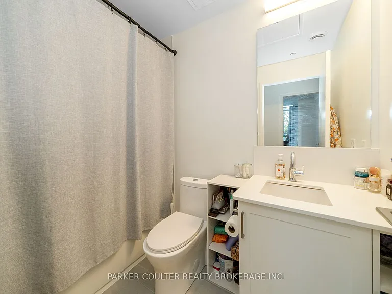 681 Yonge St #114 — Photo 19