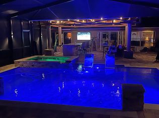 17921 Burnside Dr, Lutz, FL 33548