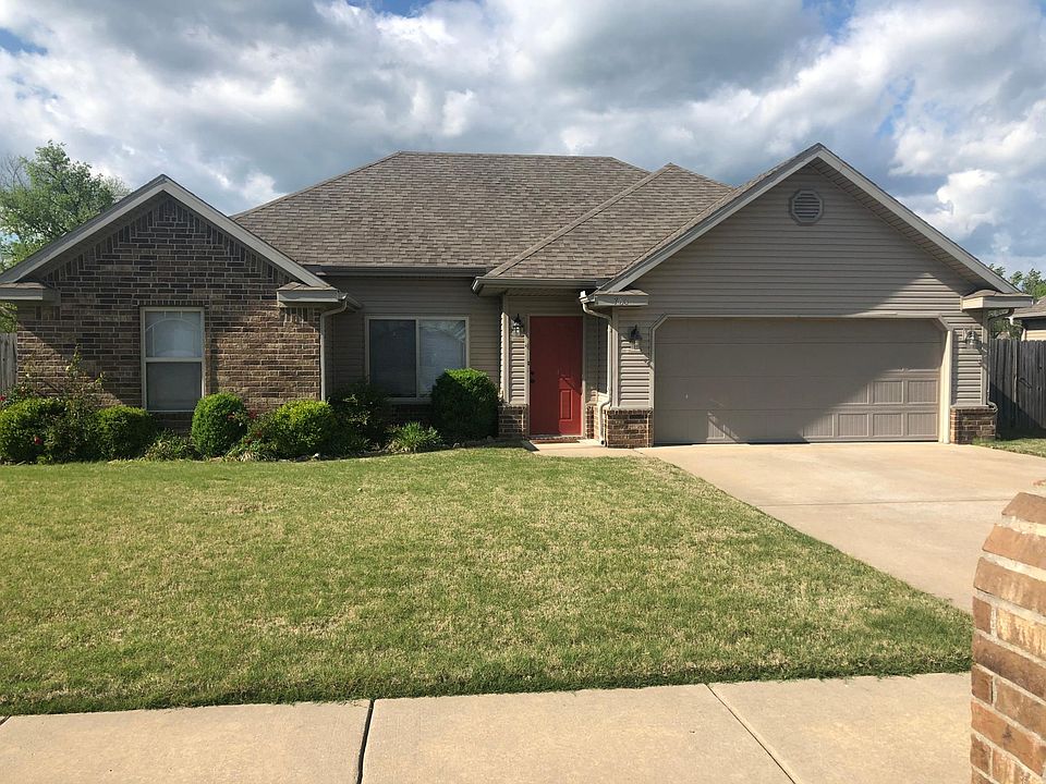1st image of 760 Carroll Dr