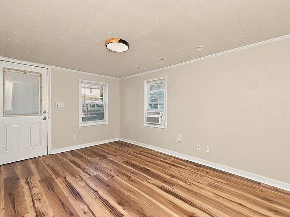 3rd image of 2629 Berger Ave