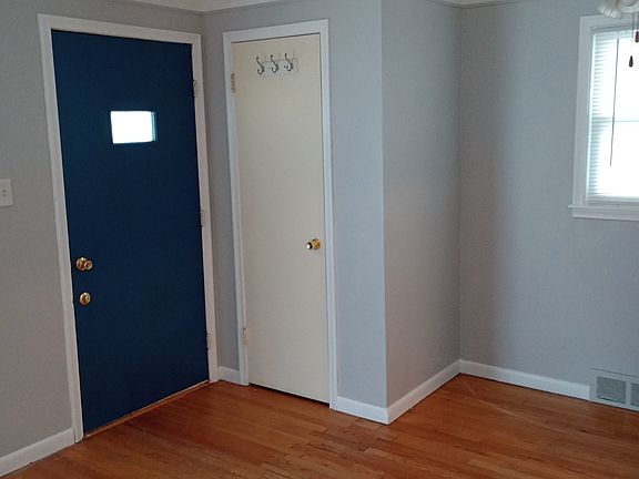 5th image of 18500 Glenmore St