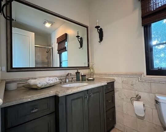 4th image of 4055 Ventura Canyon Ave