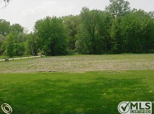 7455 Southfield Dr, Shelby Township, MI 48316