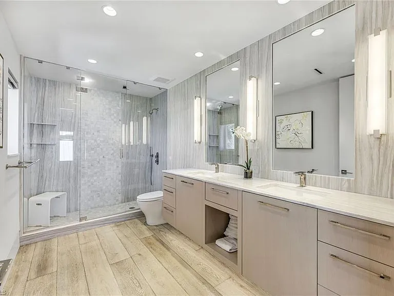 295 5th Ave S — Photo 16