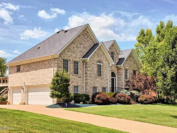 2nd image of 461 Winding Woods Trl