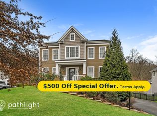 1097 Woodlawn Dr, Canonsburg, PA 15317