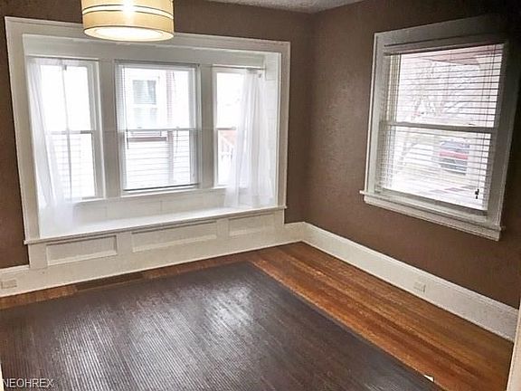 4th image of 1351 Andrews Ave