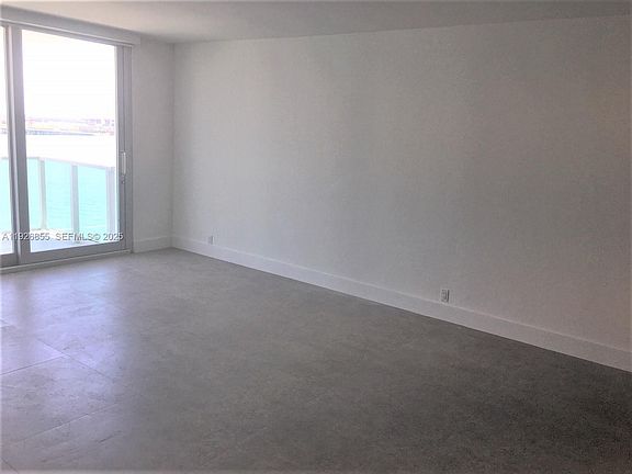 4th image of 1000 West Ave APT 1027